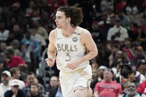 咪咕体育-比肩乔詹登约威东魔！基迪最近10场220分96板100助 NBA历史第8人