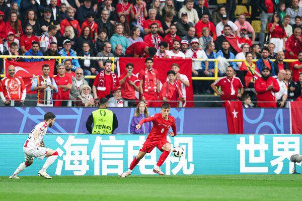 体育比赛直播-【欧洲杯】居莱尔世界波创纪录！土耳其3比1格鲁吉亚